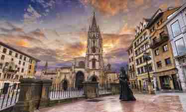 SLMCRB8XM:  Madrid, Northern Spain & Galicia
